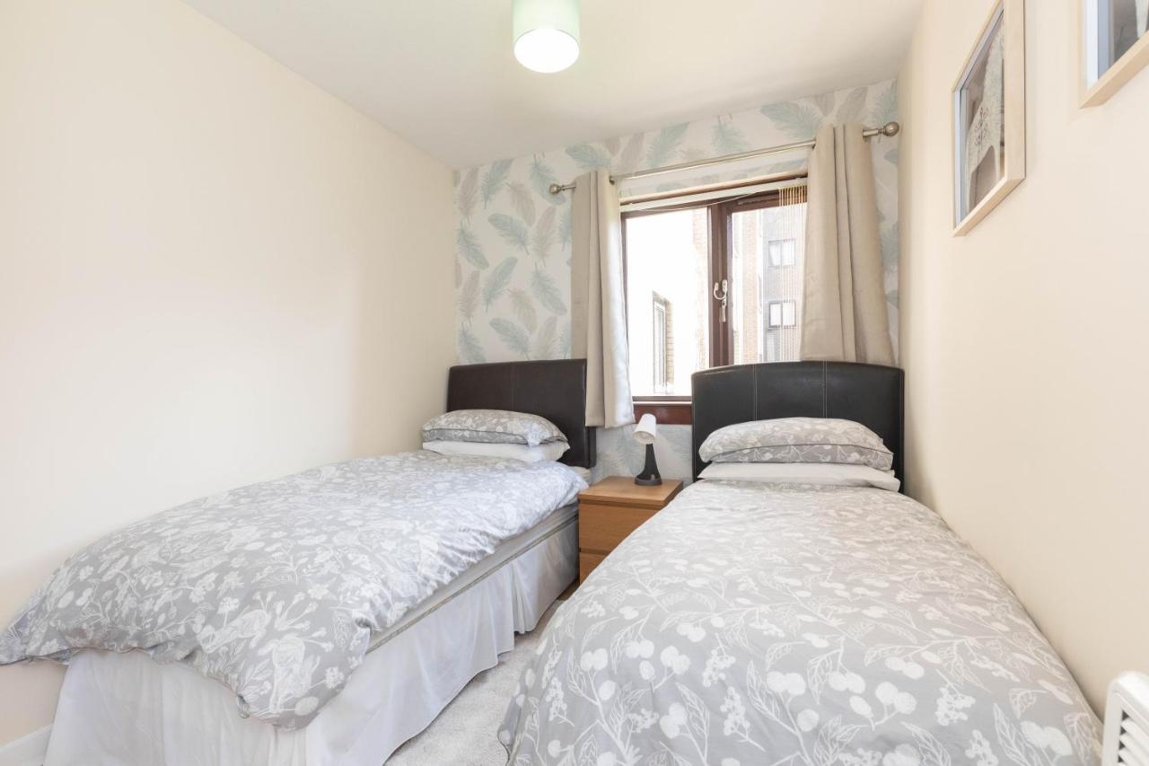 Allanfield Quiet Central Family With Parking Appartement